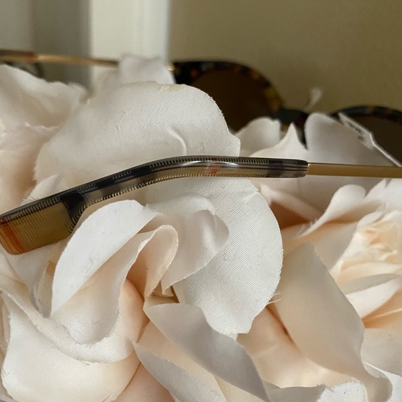 Brand new 🔥Burberry polarized sunglasses 🕶🔥 - Picture 9 of 13